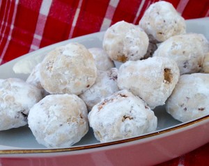 Russian Tea Cakes (aka Mexican Wedding Cookies)